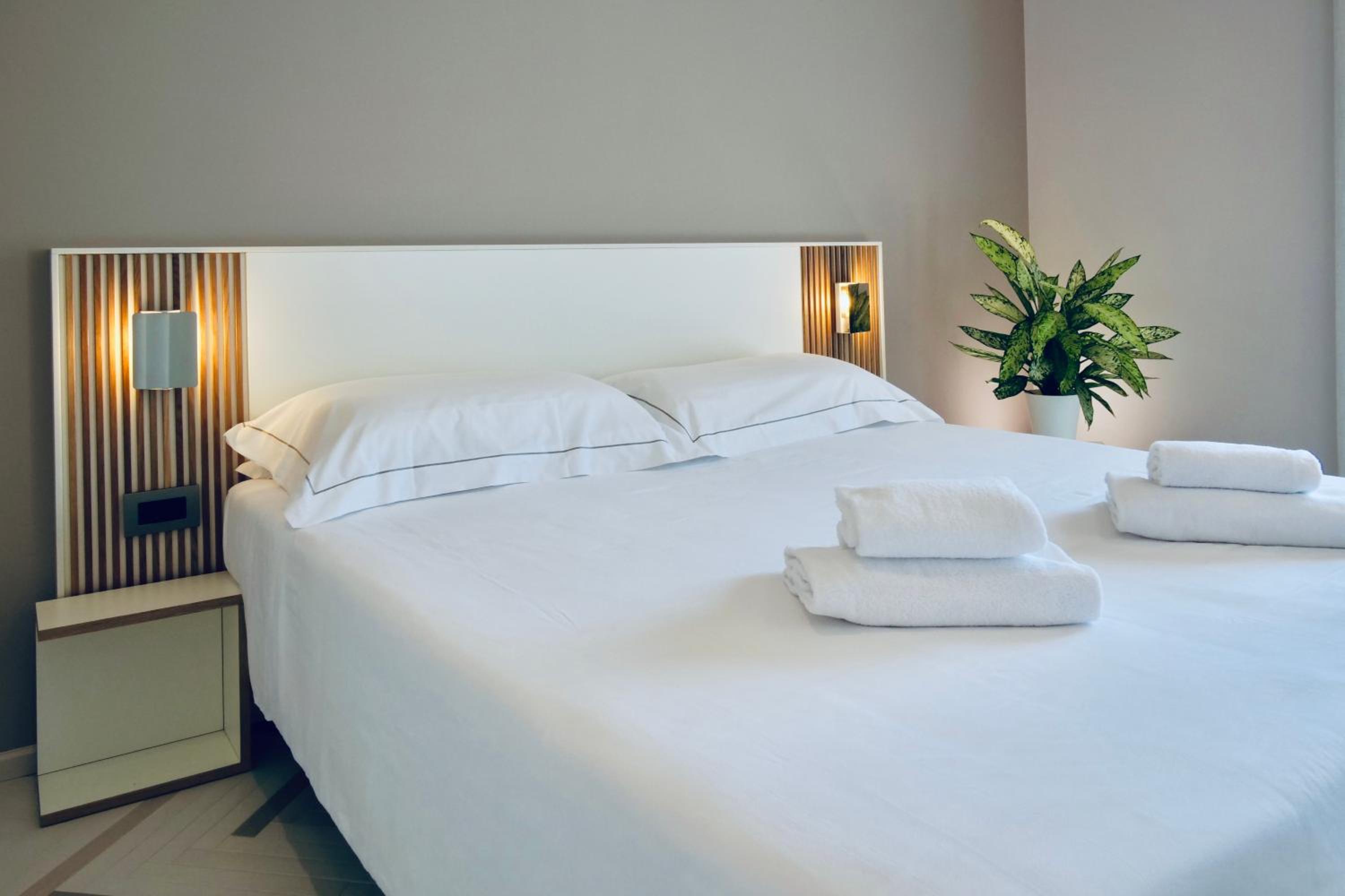 Junior Suite with Balcony and Sea View - Photo 23