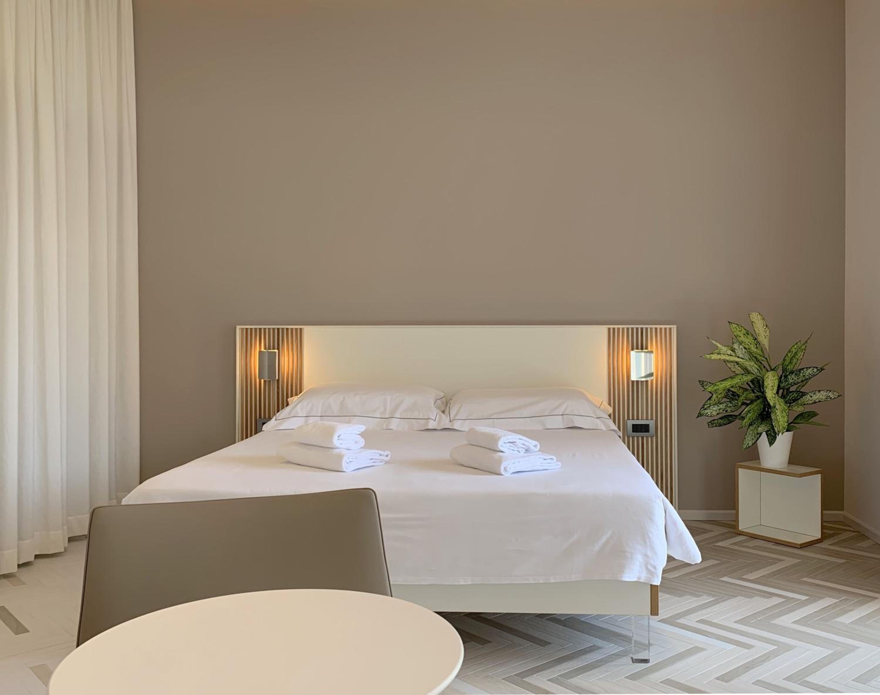 Junior Suite with Balcony and Sea View - Photo 18