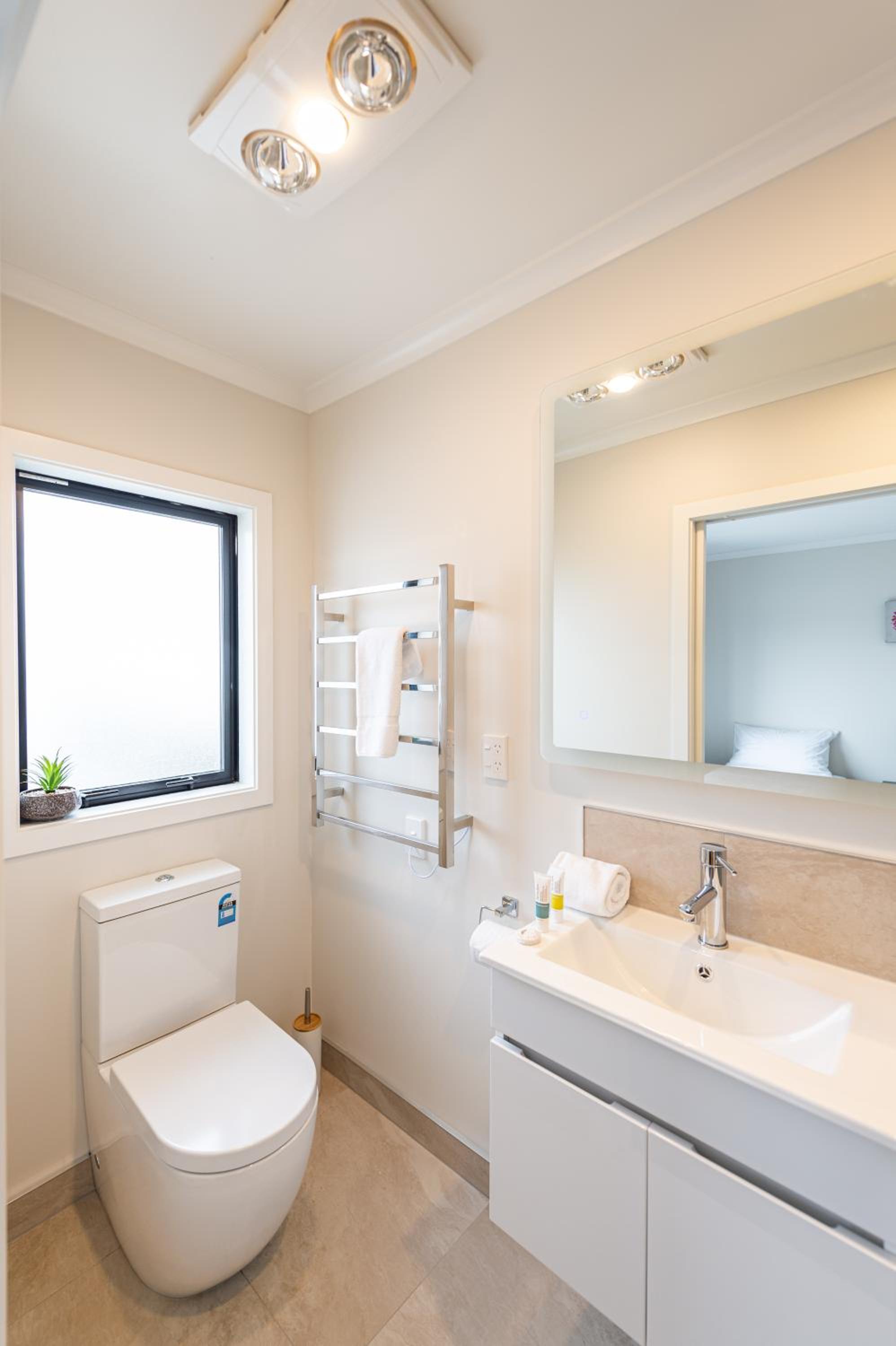Two-Bedroom Apartment - Photo 9