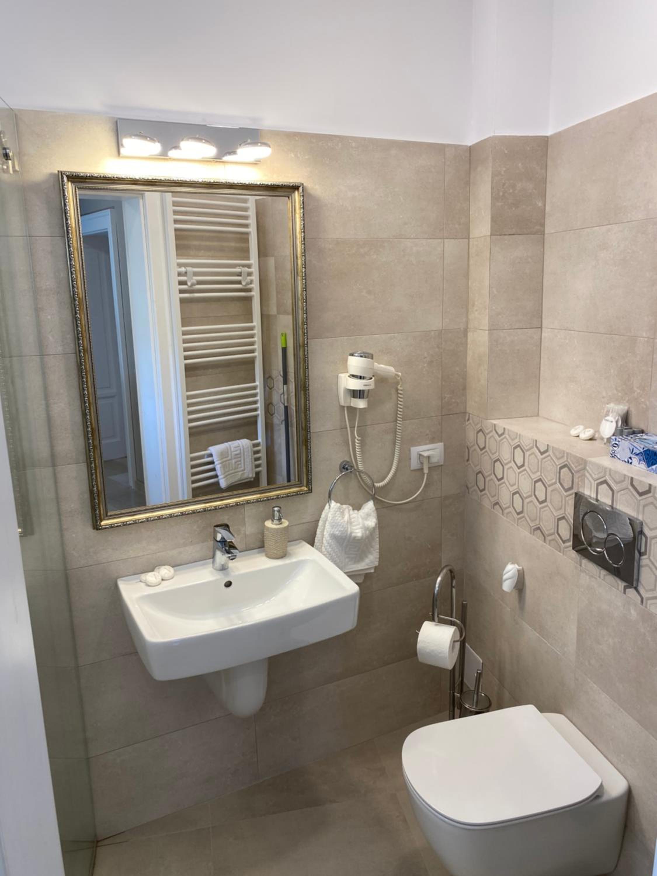 Two-Bedroom Apartment - Photo 2