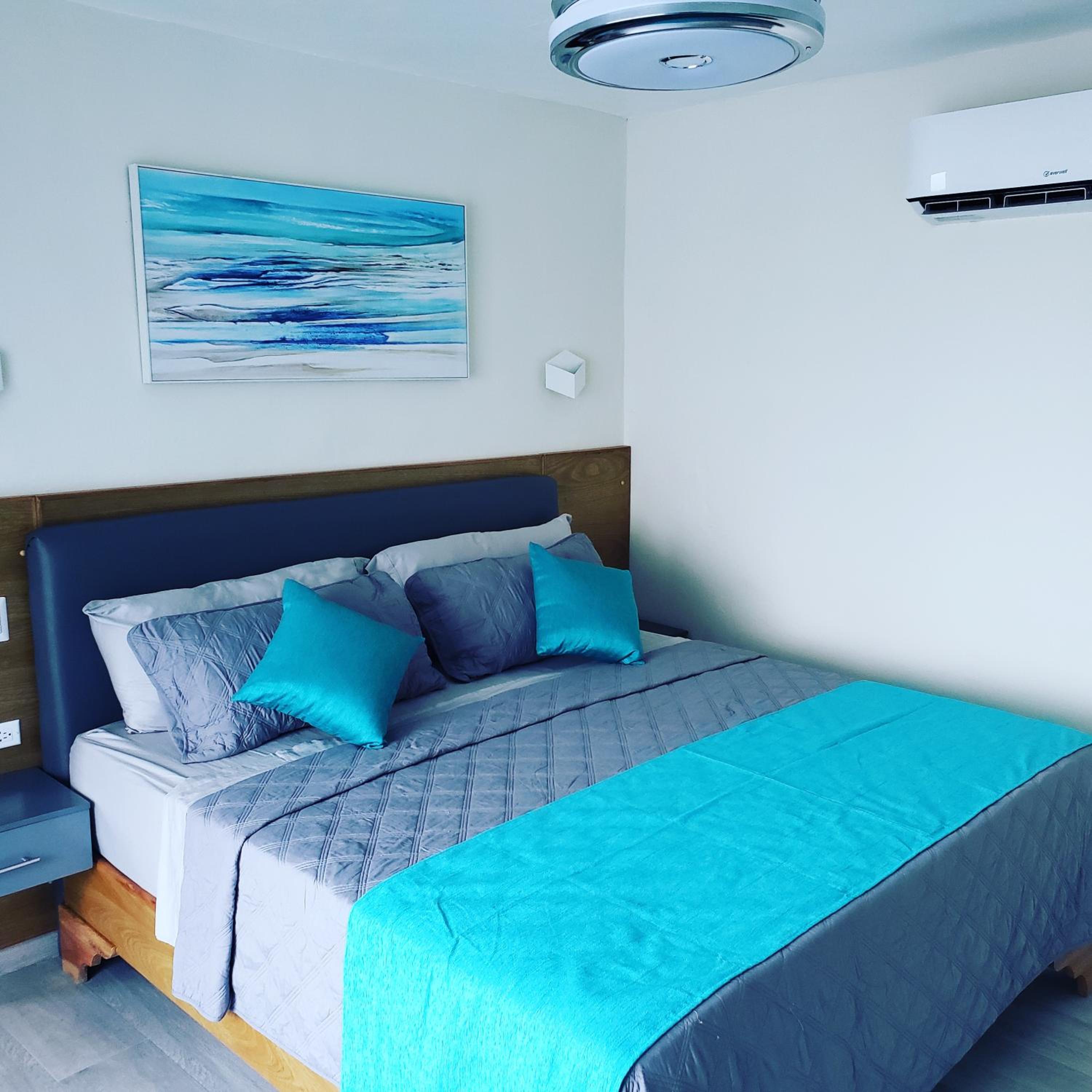 Deluxe King Suite