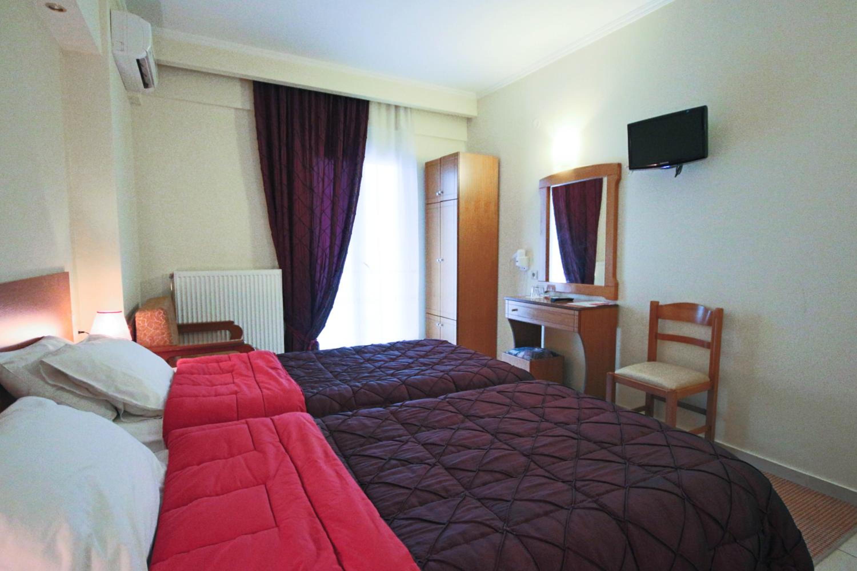 Standard Double/Twin Room - Photo 18