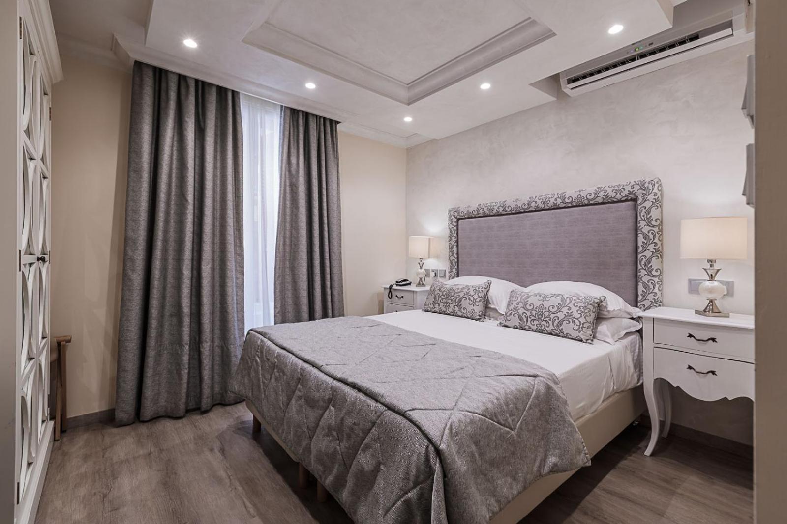 Standard Double or Twin Room - Photo 7