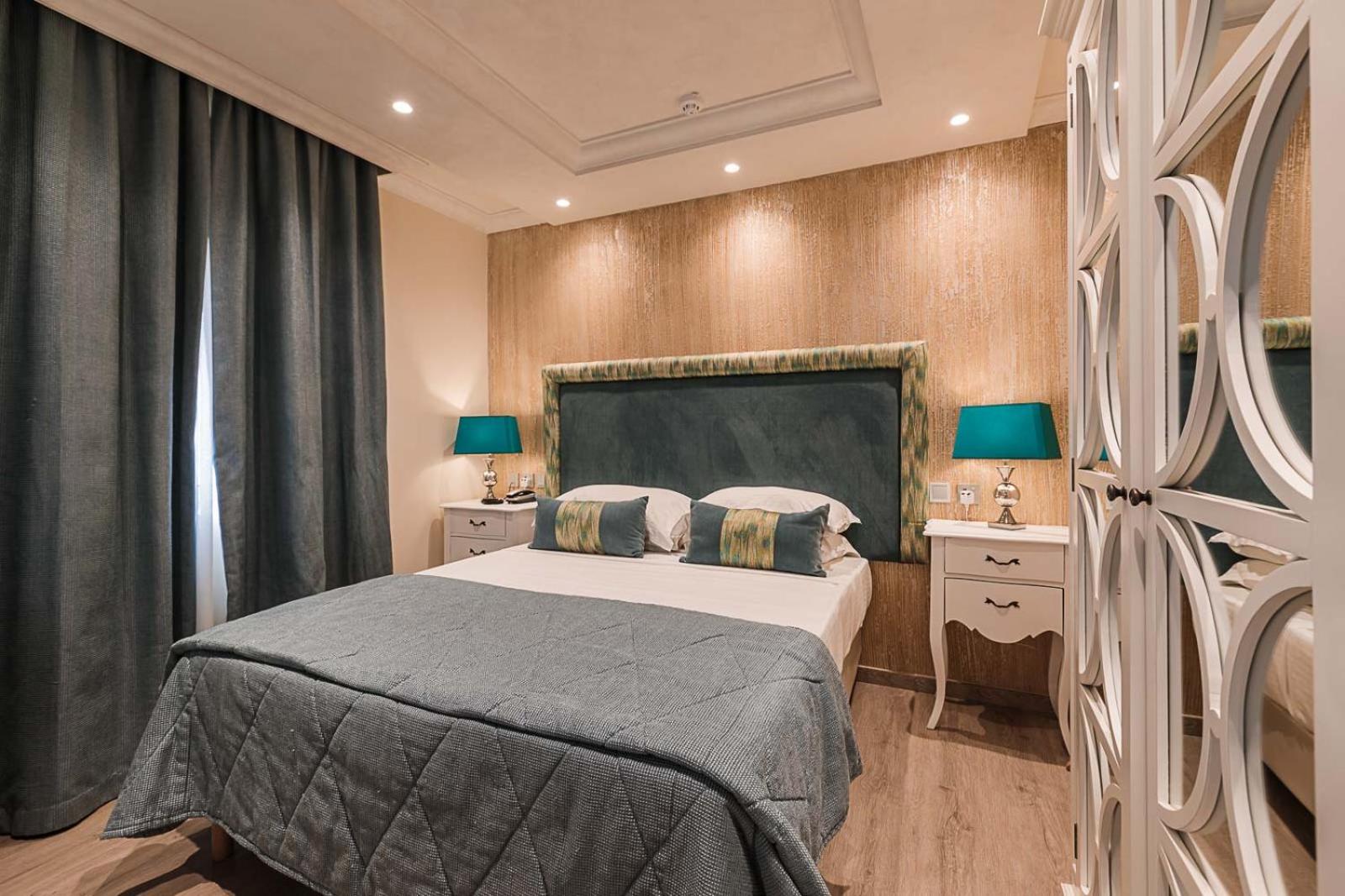 Standard Double or Twin Room - Photo 15
