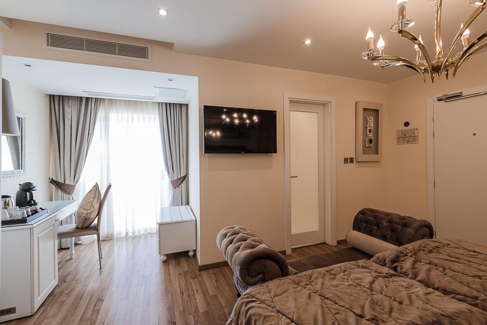 Deluxe Double or Twin Room with Sea View