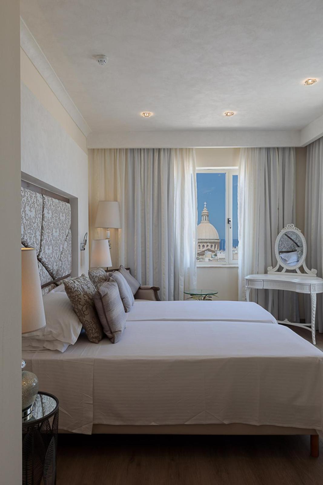 Deluxe Double or Twin Room with Sea View