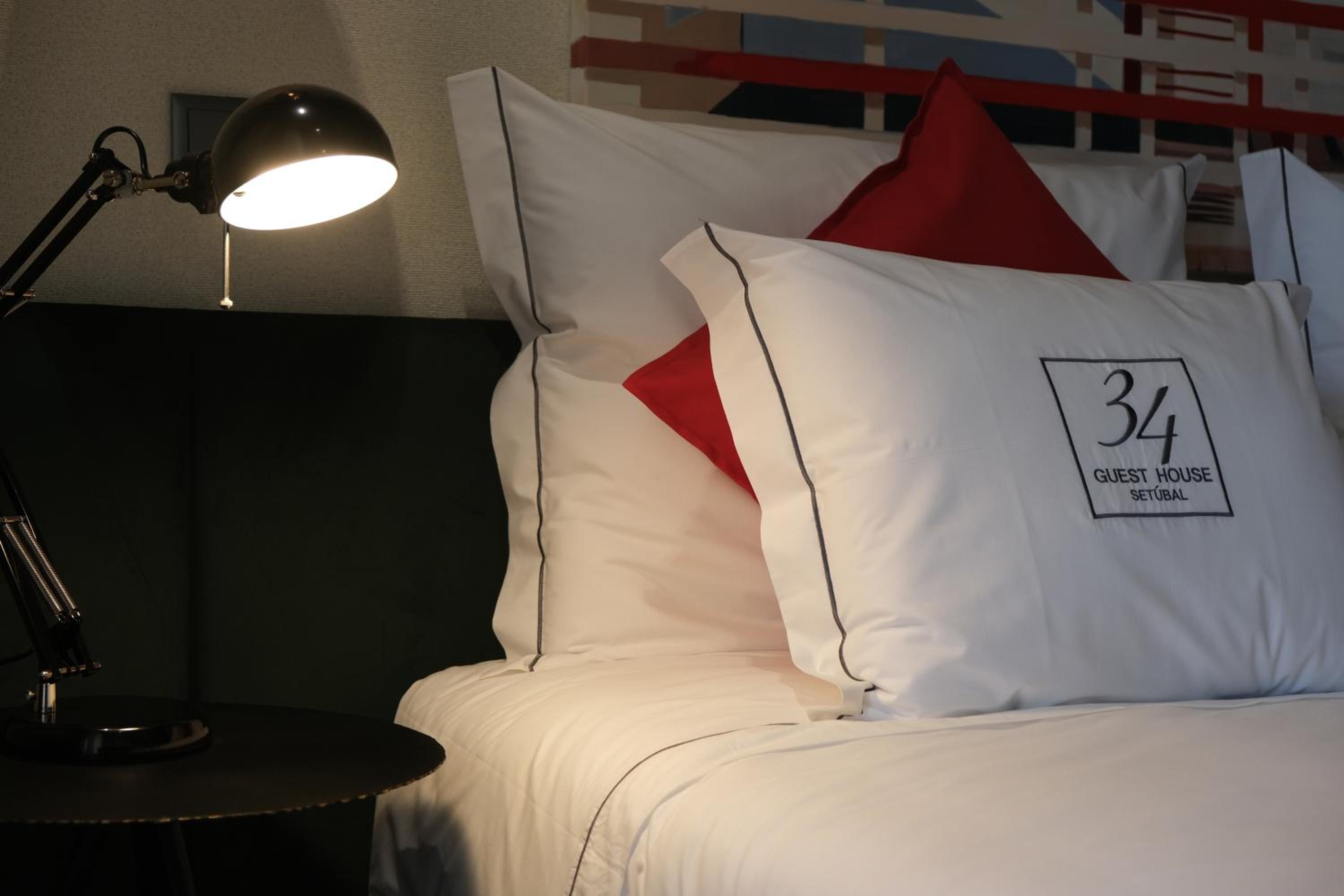Twin Room with Balcony - Photo 4