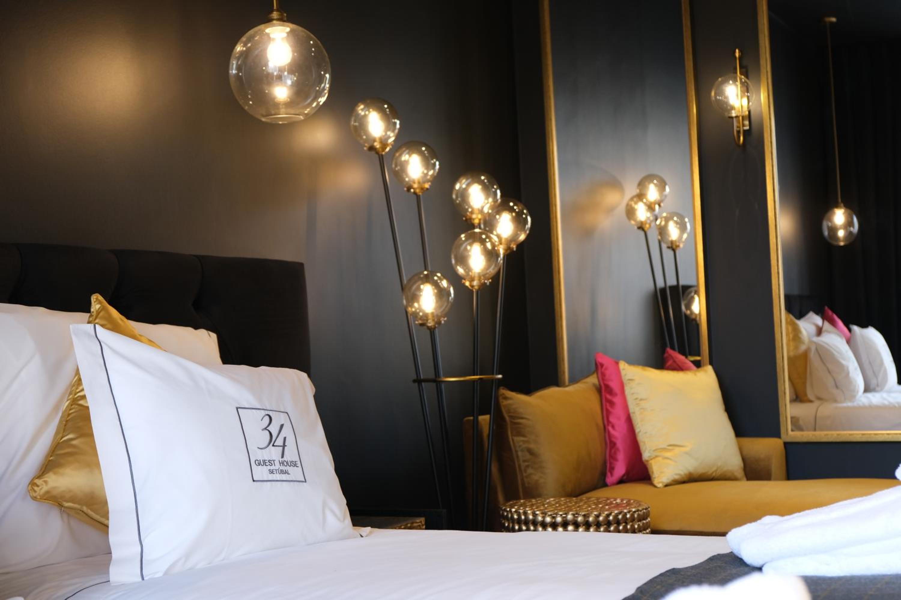 Twin Room - Photo 2