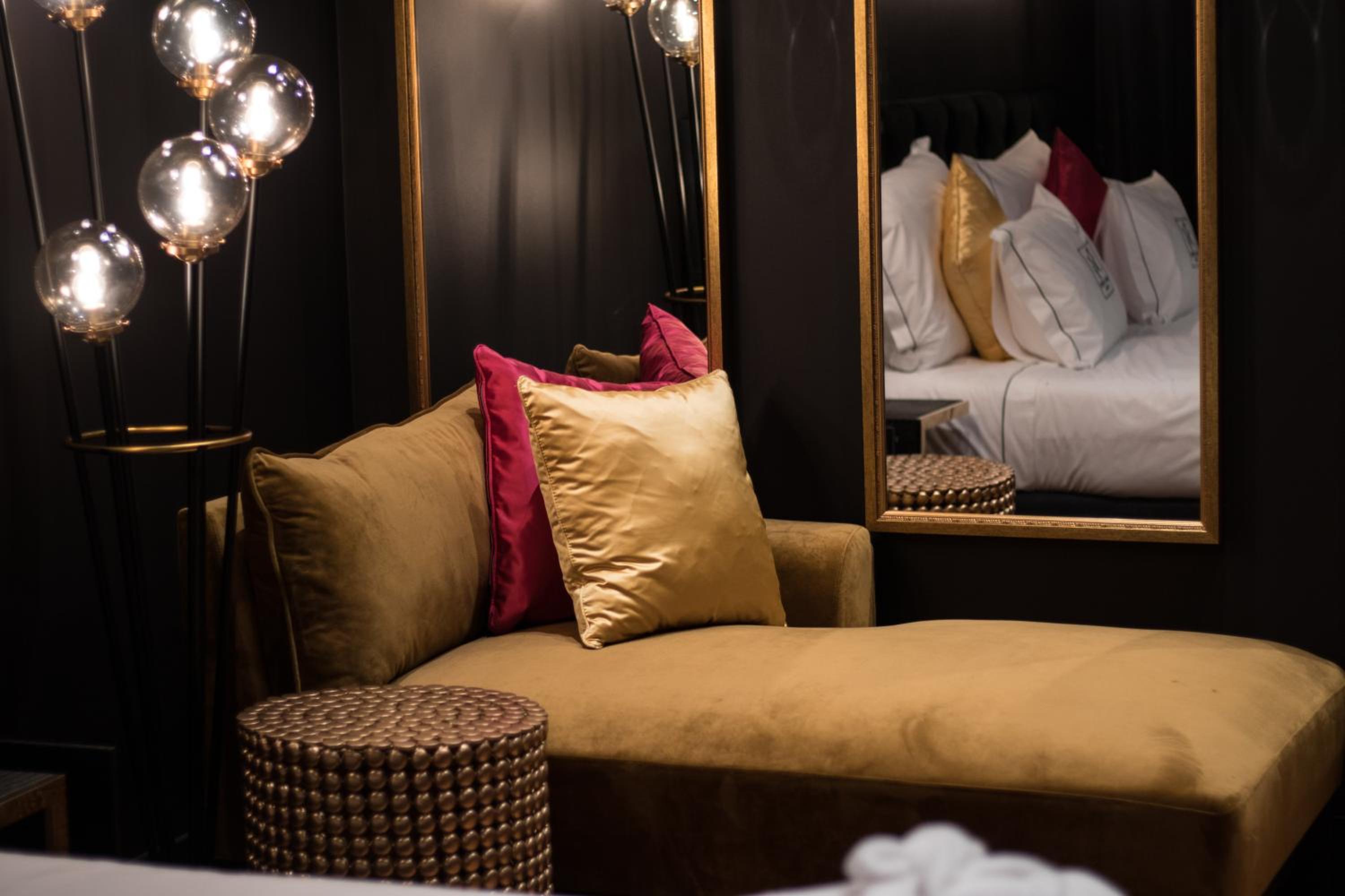 Twin Room - Photo 3