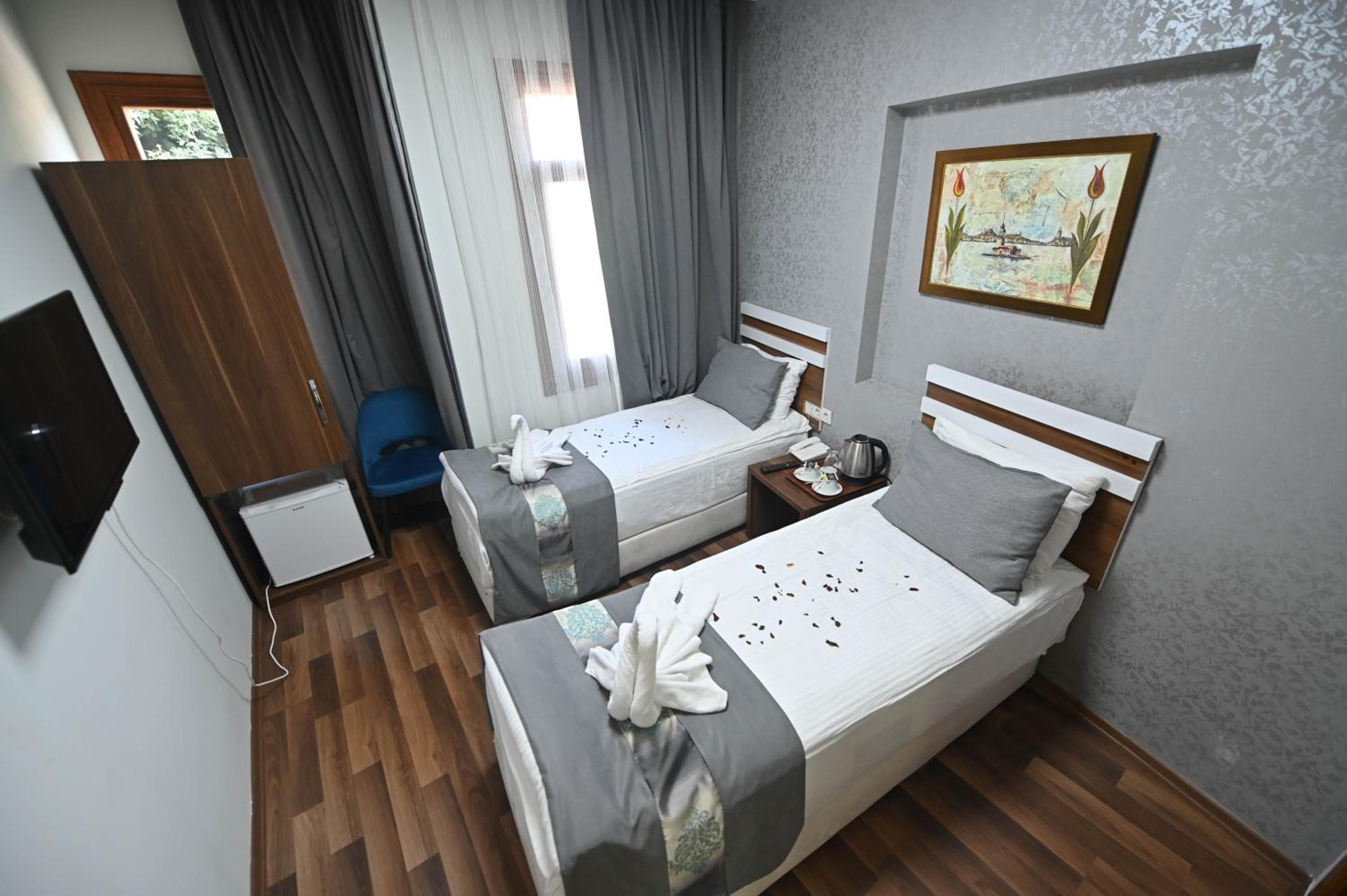 Standard Twin Room photo 2