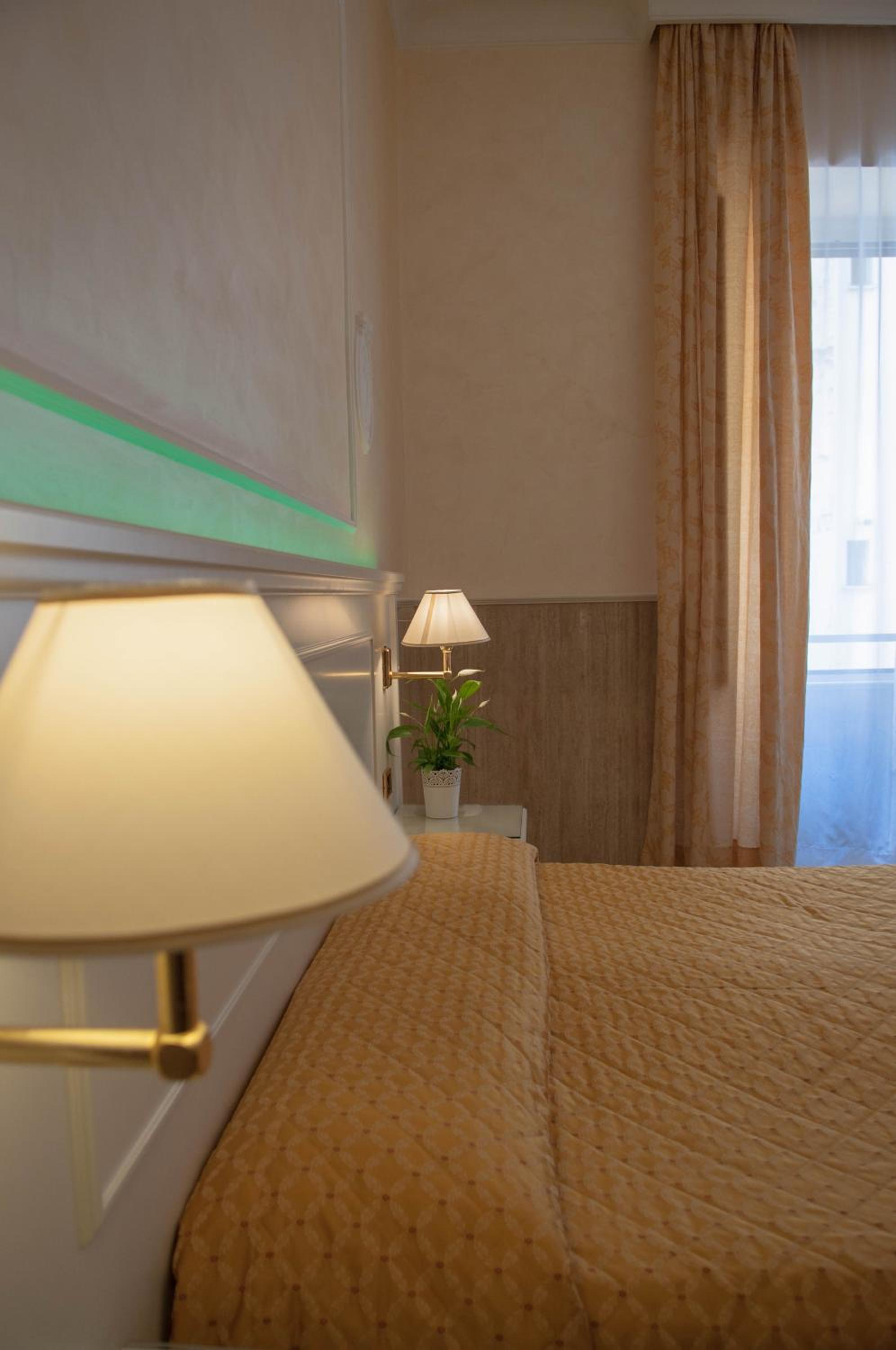 Double or Twin Room photo 3
