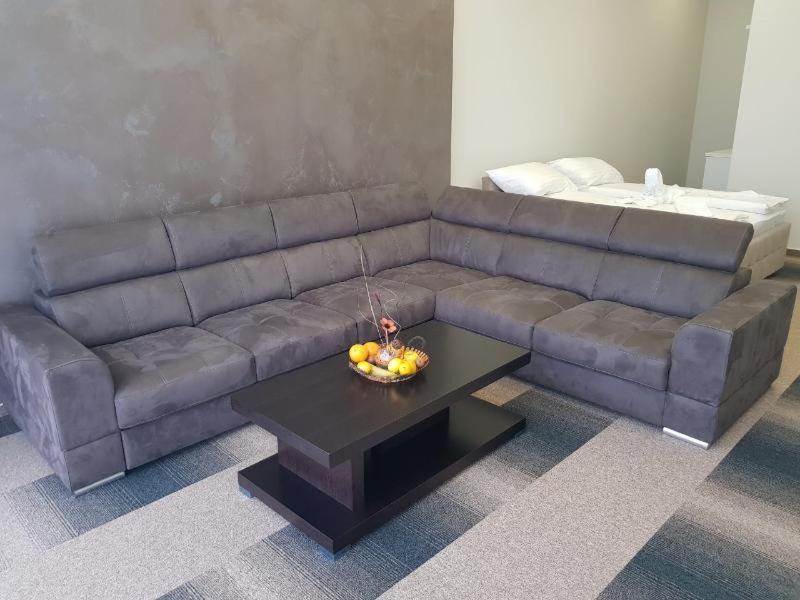 Superior Family Room - Photo 12