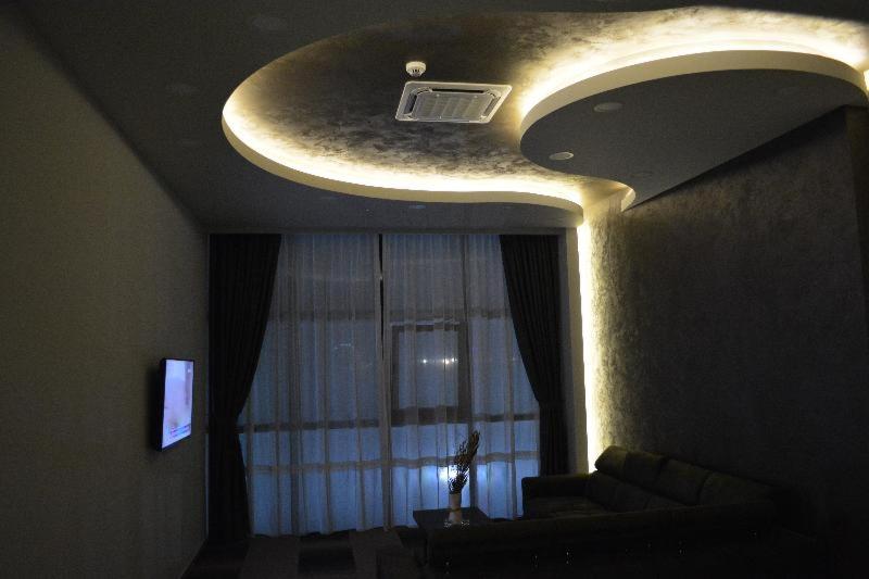 Superior Family Room - Photo 7