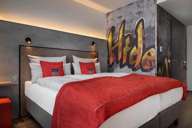 Standard Queen Room