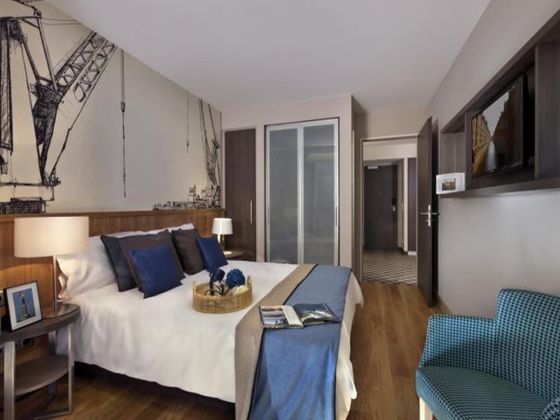 Single Room thumbnail 6