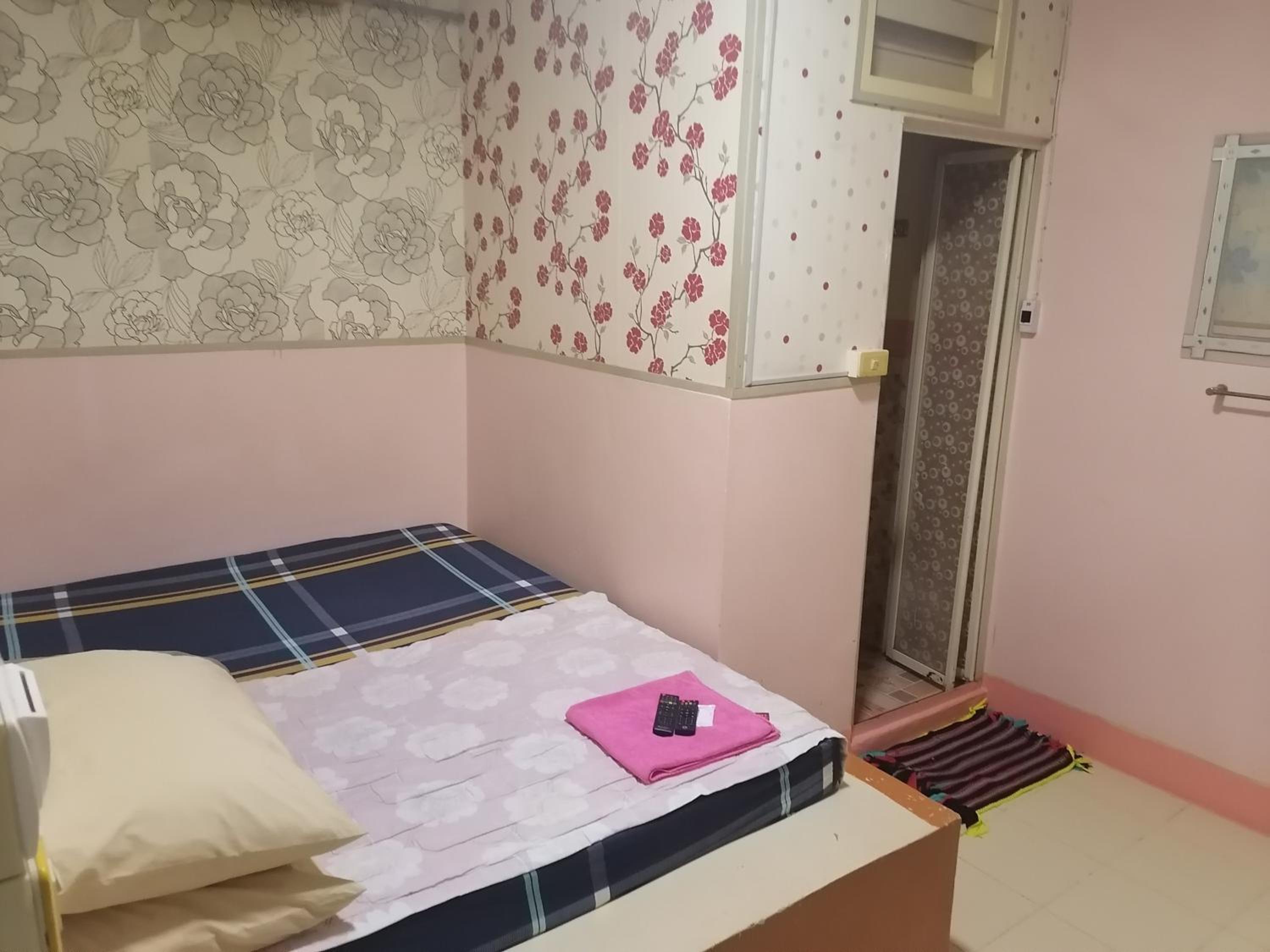 Double Room with Balcony (3 Adults) - Photo 2