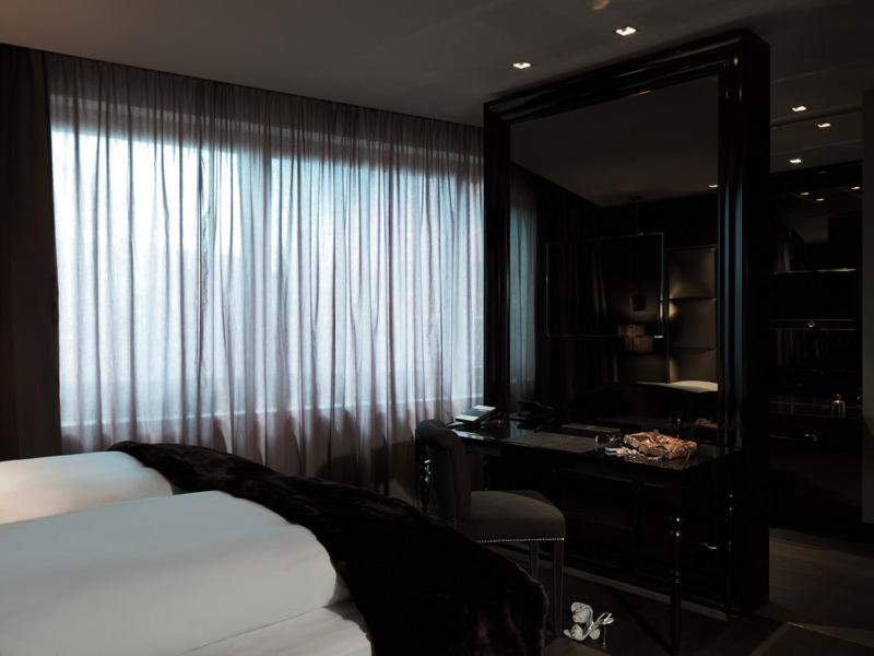 Superior Queen Room with City View