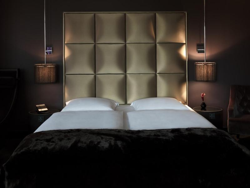 Deluxe King Room with City View - Photo 1
