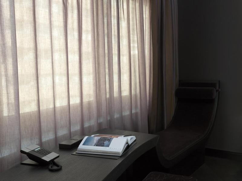 Deluxe King Room with City View - Photo 2