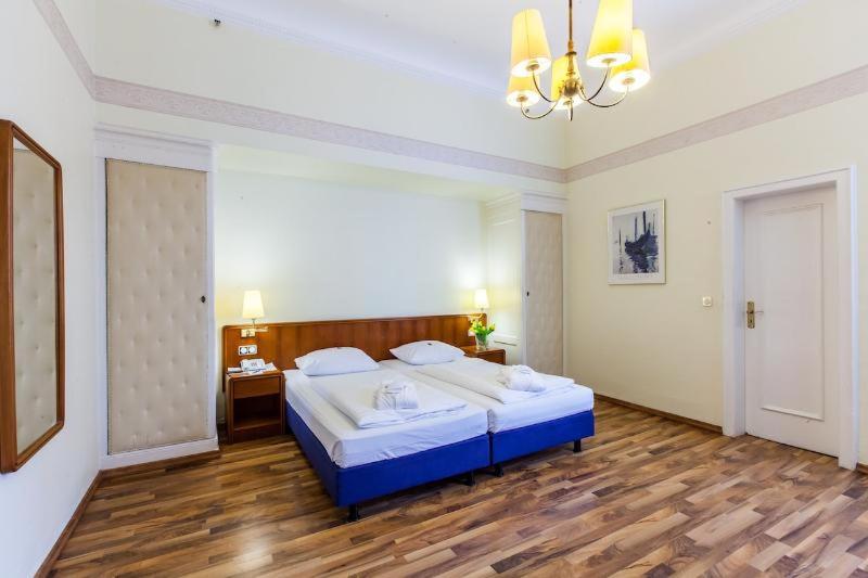 Double or Twin Room - Mini-bar drinks free of charge