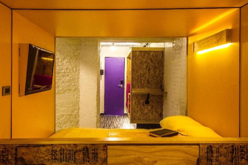 Standard Queen Room - Non-Smoking photo 1