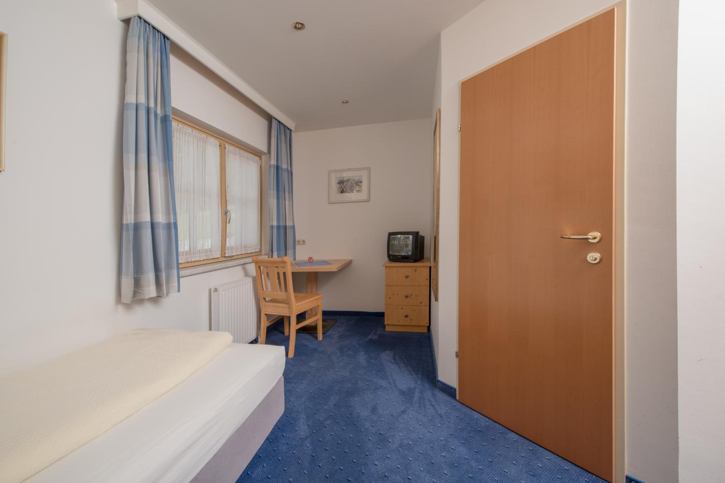 Standard Single Room photo 3