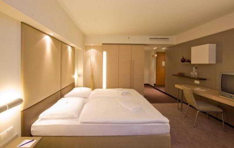 Deluxe Double or Twin Room photo 2