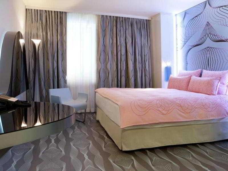 nhow Junior Suite Riverside with Extra Bed