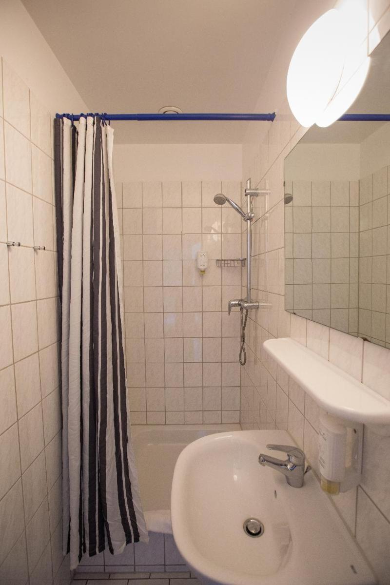 Budget Double or Twin Room - Photo 5
