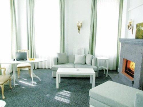 Suite - Photo 12