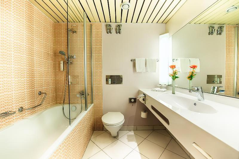 Twin Room - Photo 2
