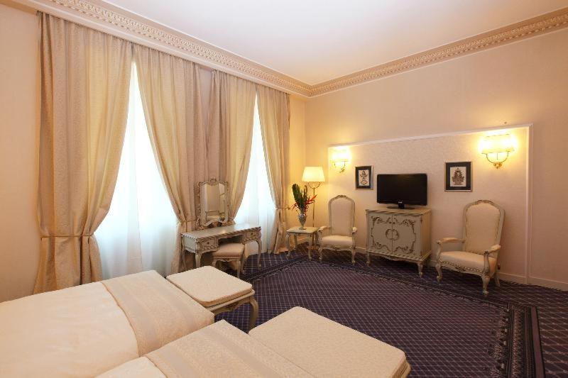 Standard Double Room - Photo 2