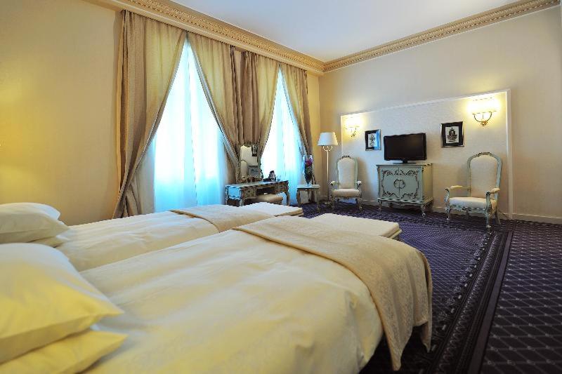Standard Double Room - Photo 3