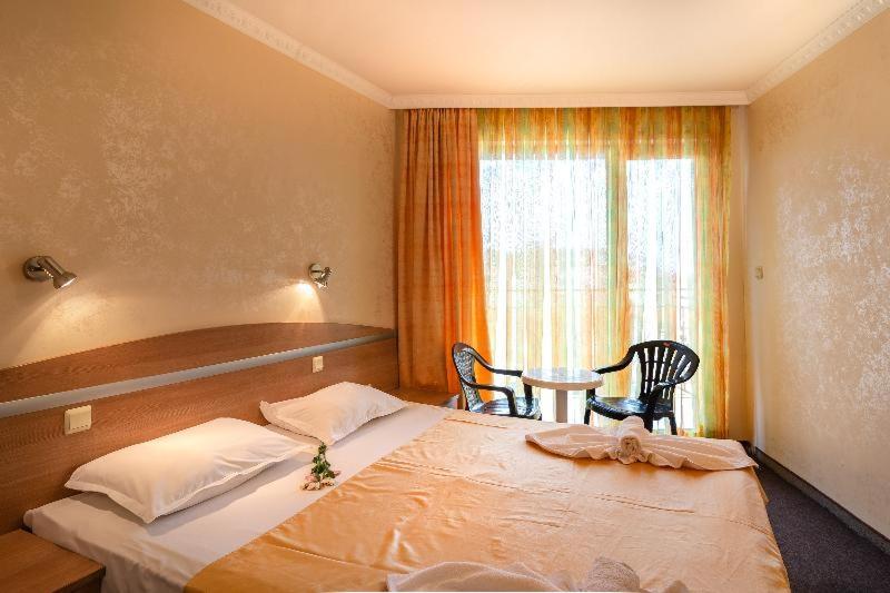 One-Bedroom Apartment with Balcony photo 1