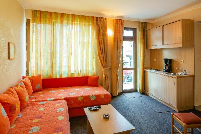 One-Bedroom Apartment with Balcony photo 2