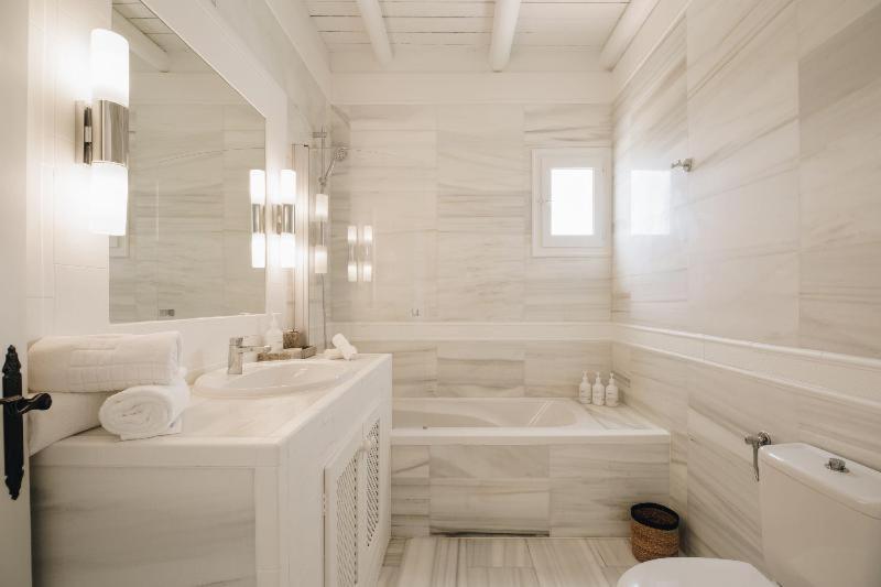 Habitación #63942918