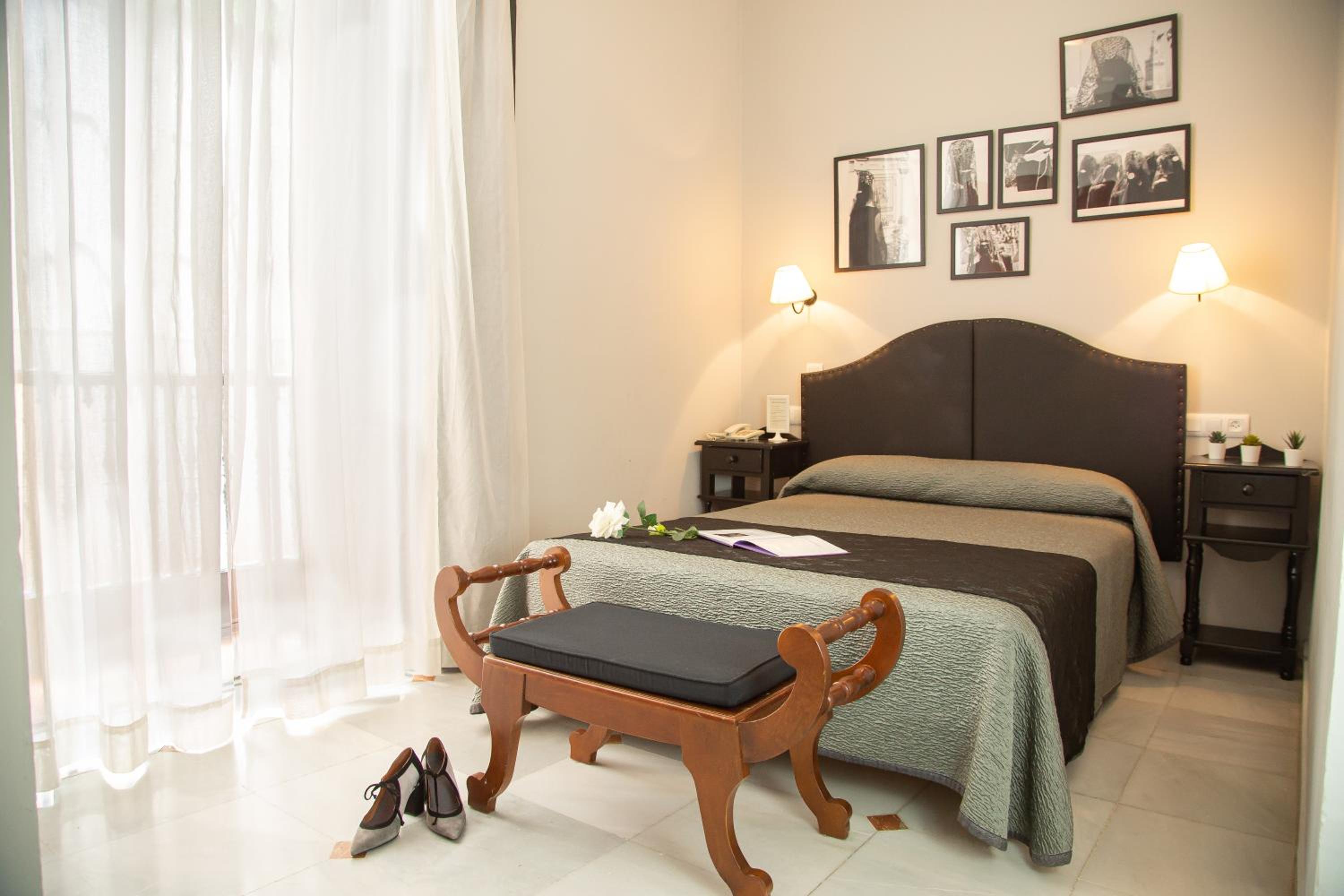 Double Room - Photo 8