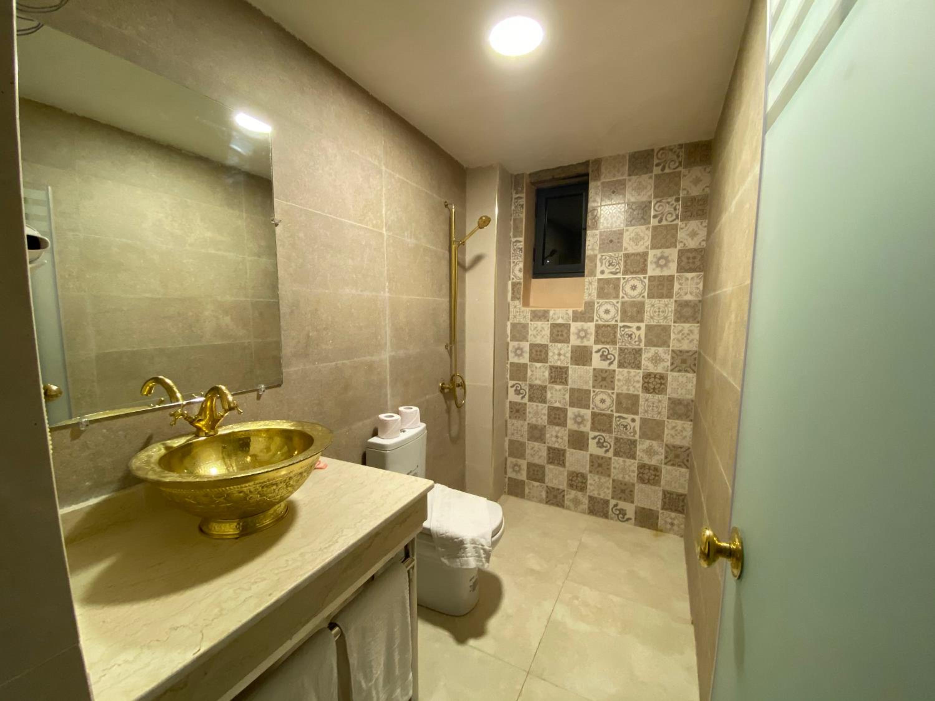 Double Room with Mountain View - Photo 8
