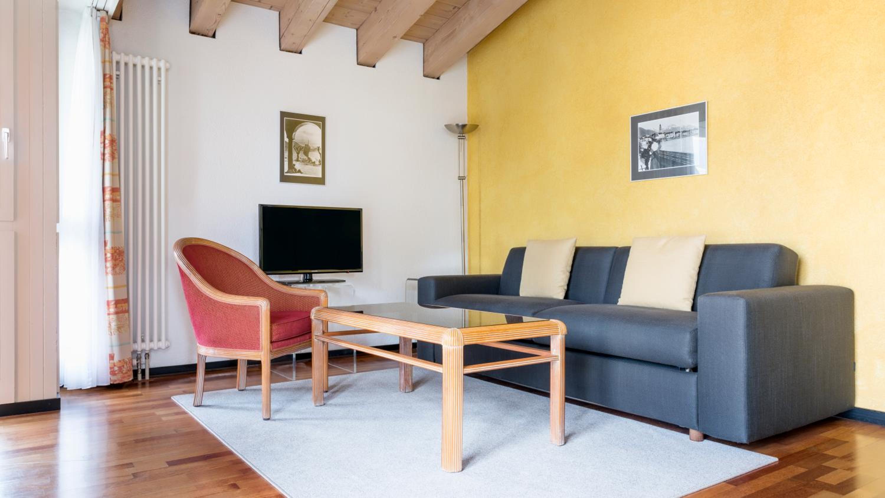 One-Bedroom Apartment - Photo 5