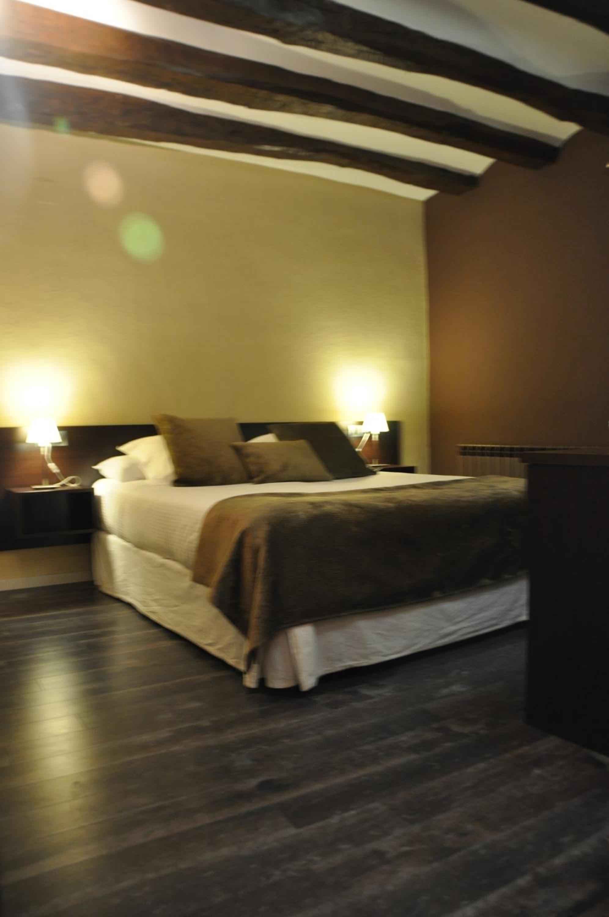 Double Room with Private Bathroom photo 3