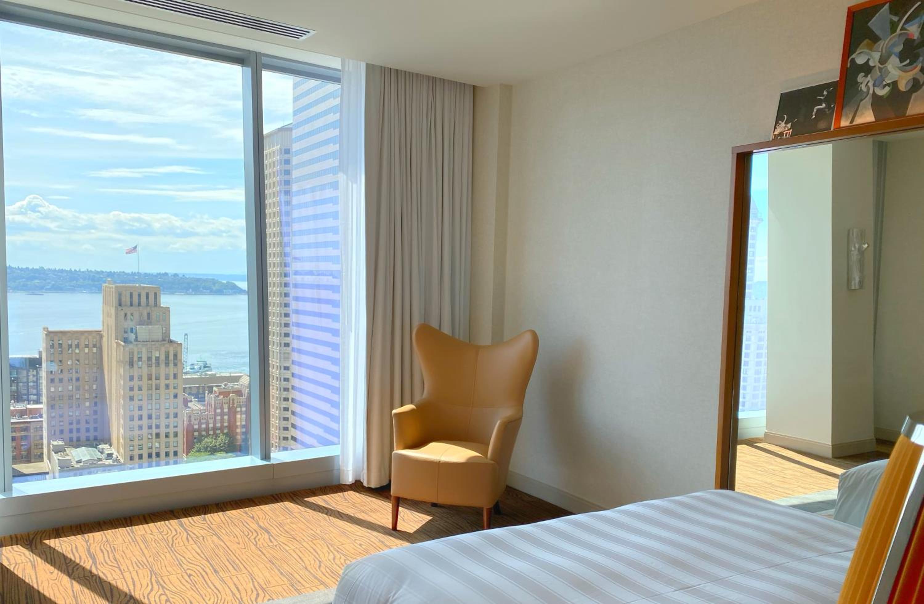 Deluxe King Room with Bay View