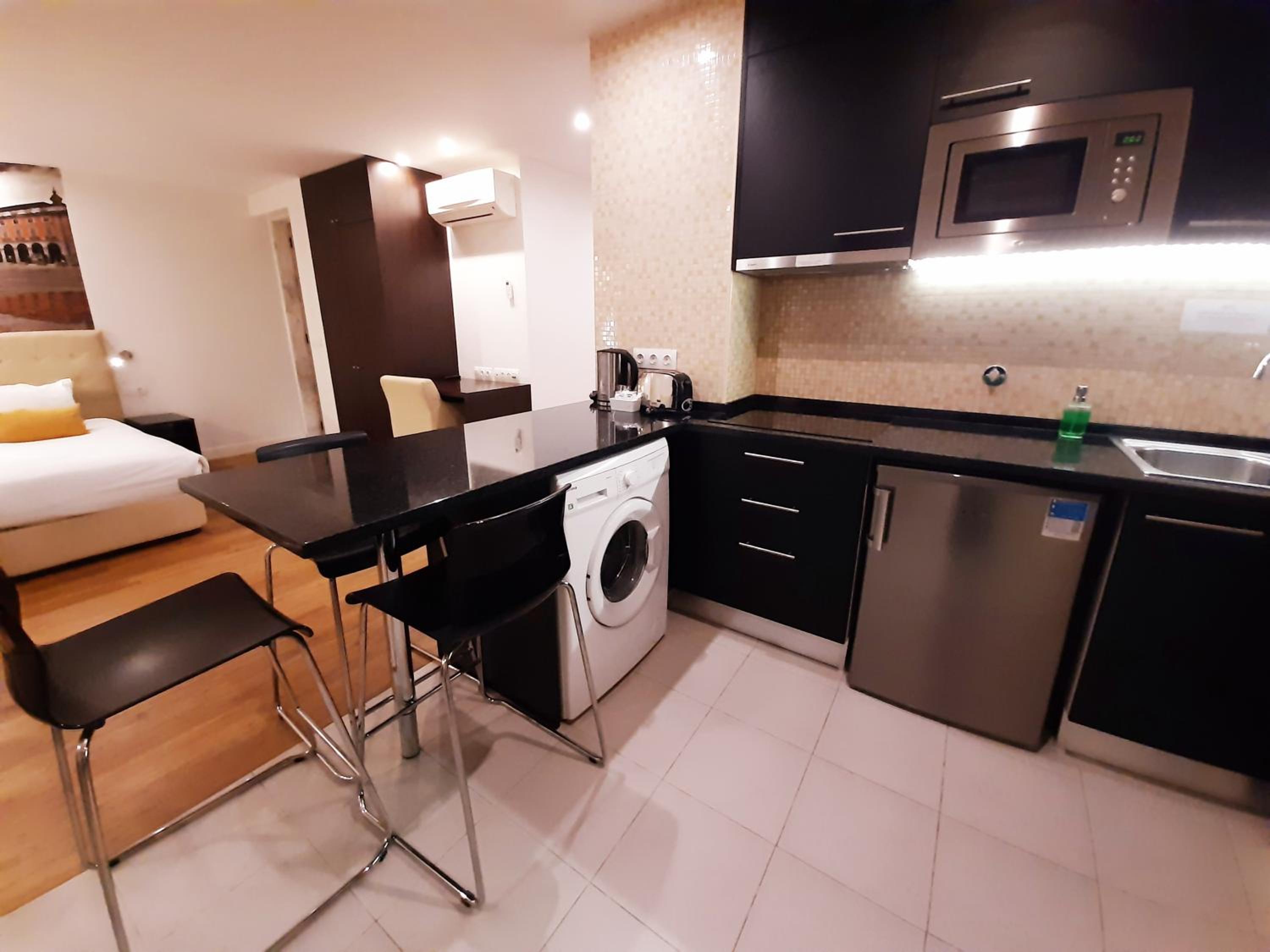 One-Bedroom Apartment (3 Adults)