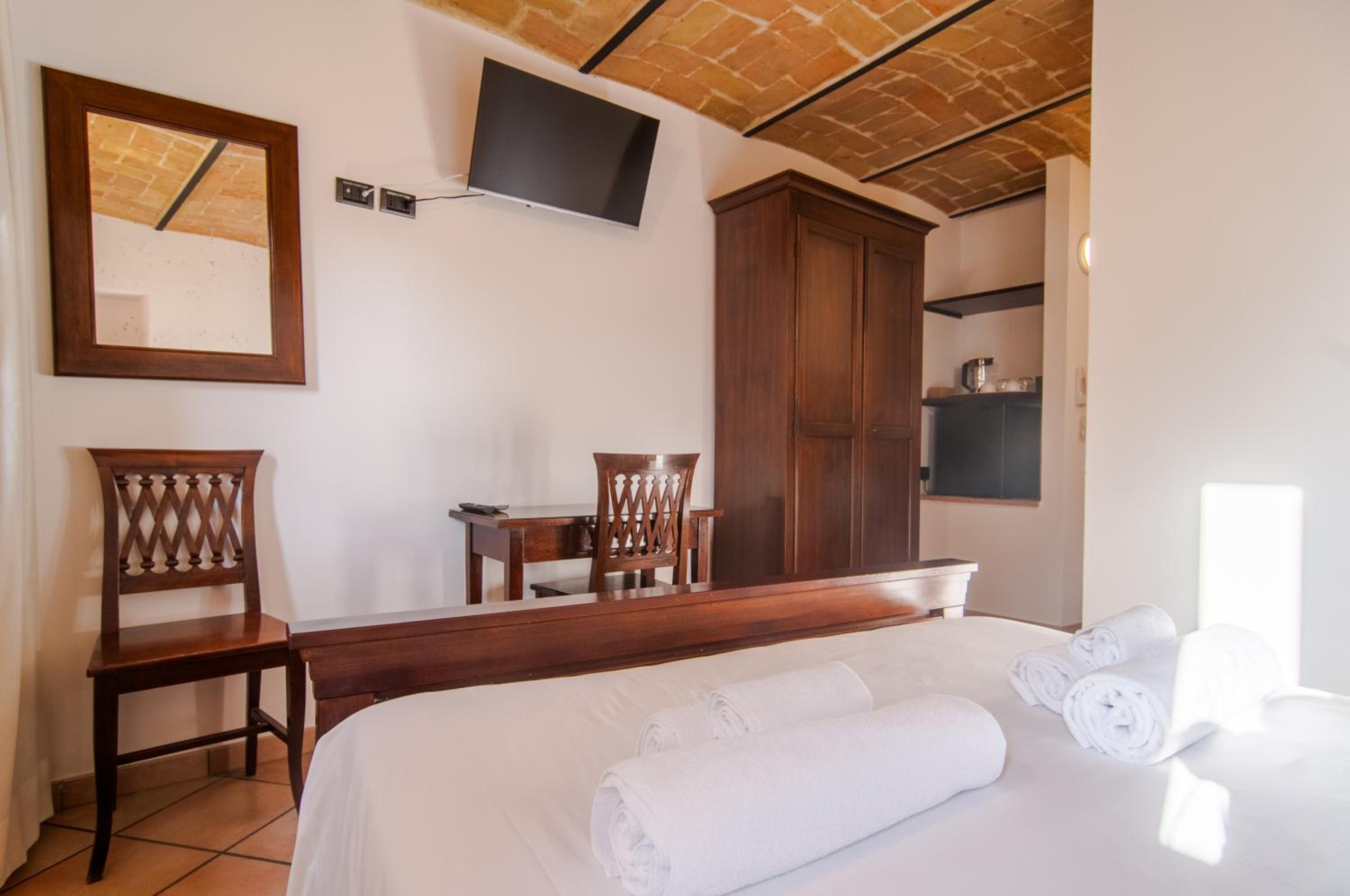 Standard Double Room - Photo 1