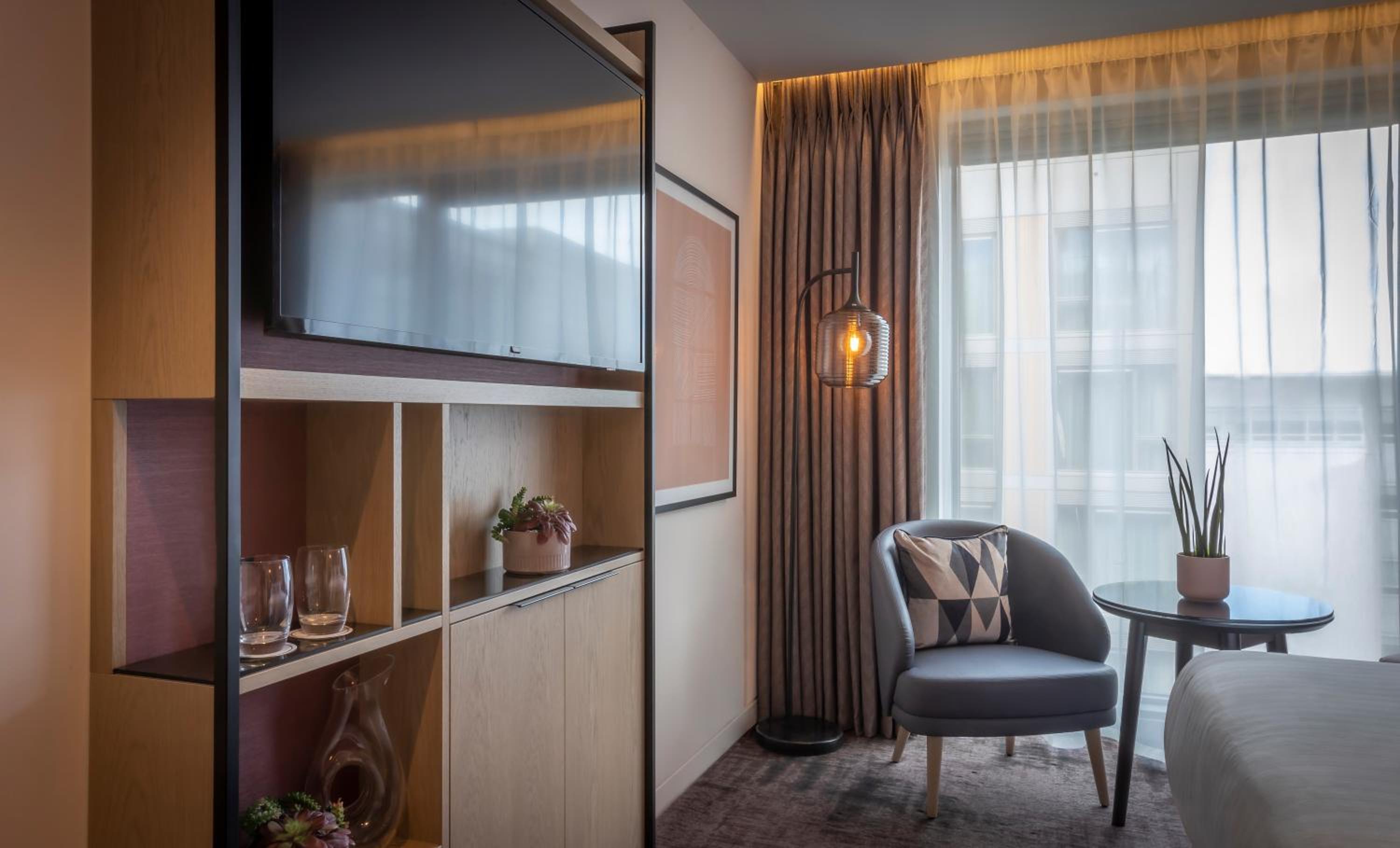 Deluxe King Room