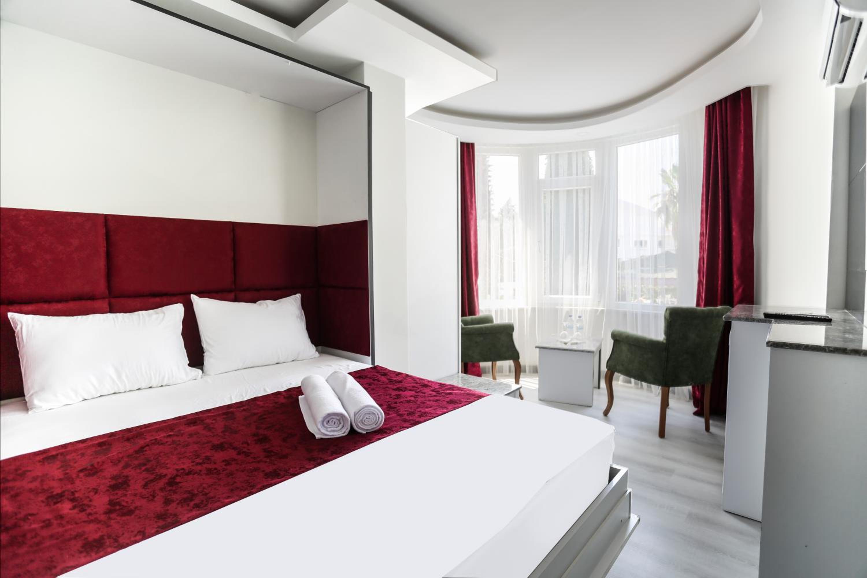 Deluxe Double Room - Photo 1