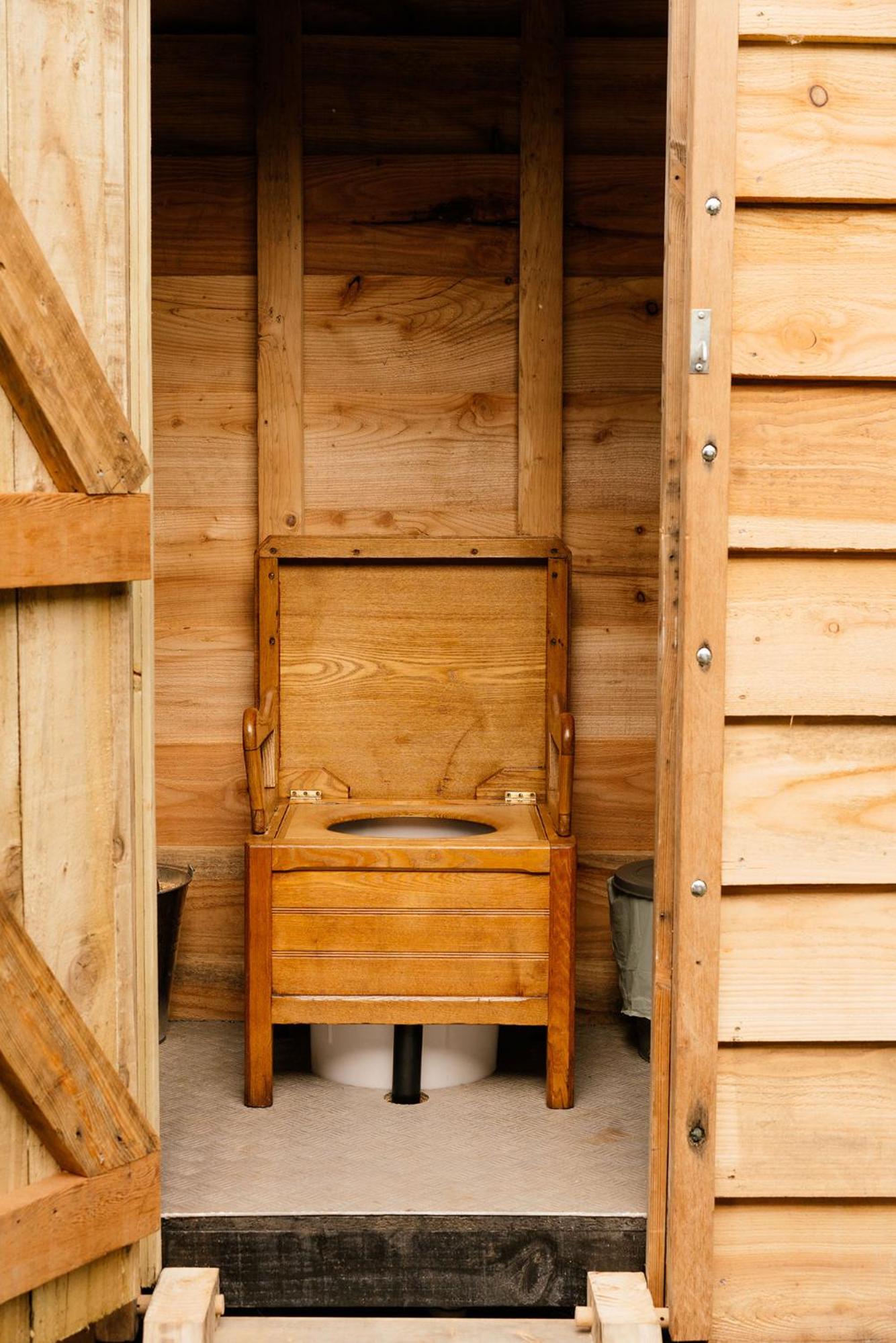 Mobile Home - Photo 17