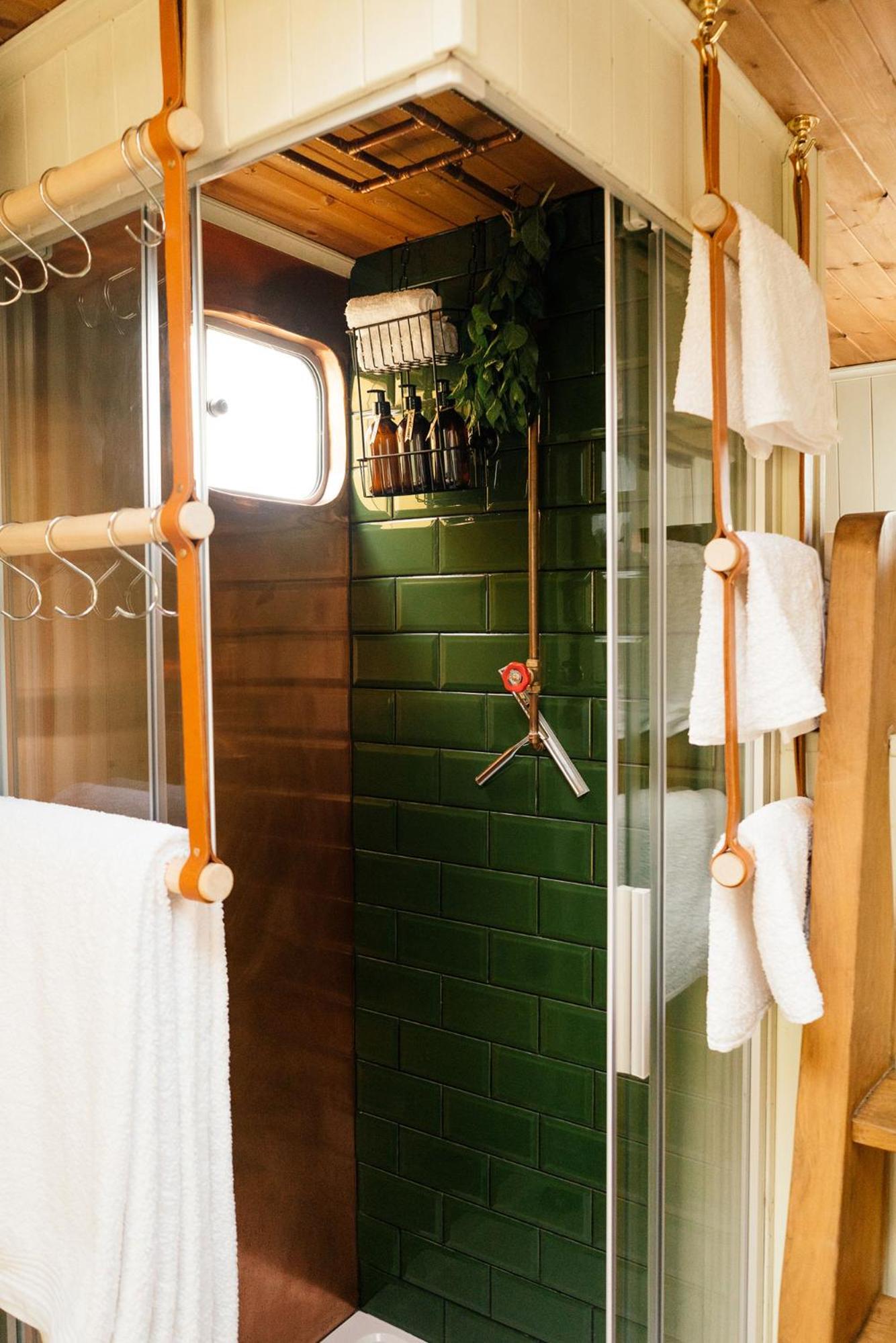 Mobile Home - Photo 23