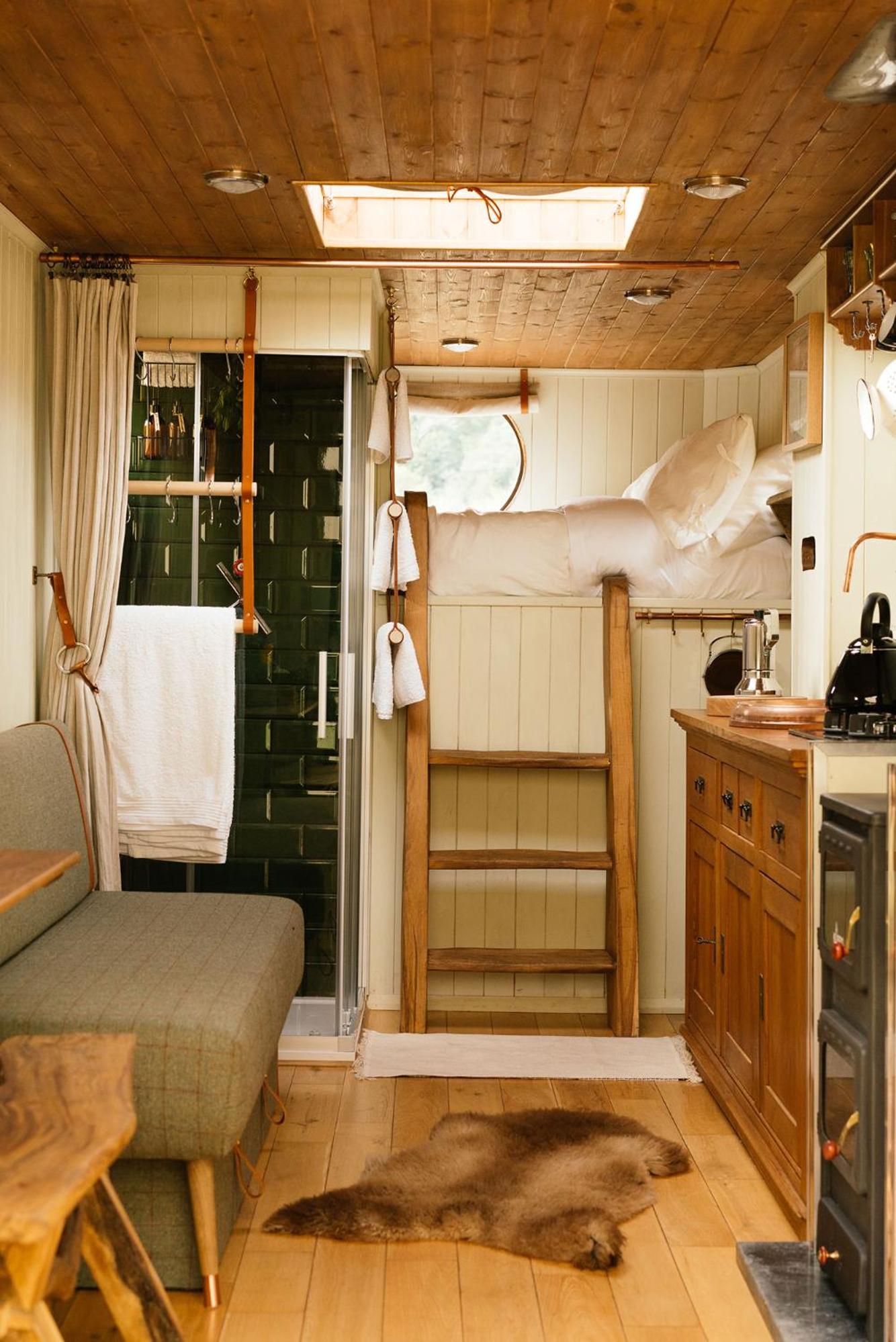 Mobile Home - Photo 8