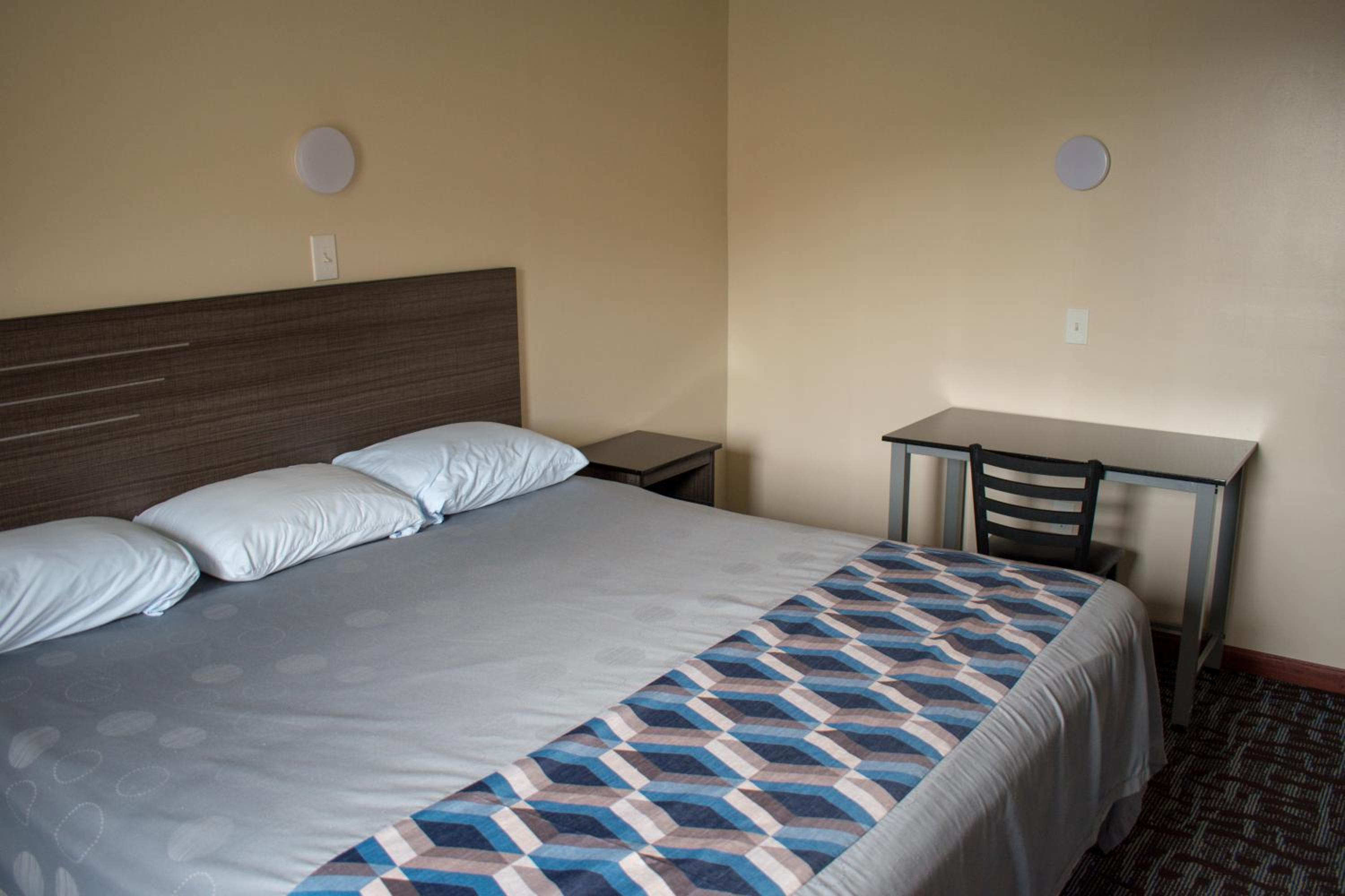 King Room - Non-Smoking