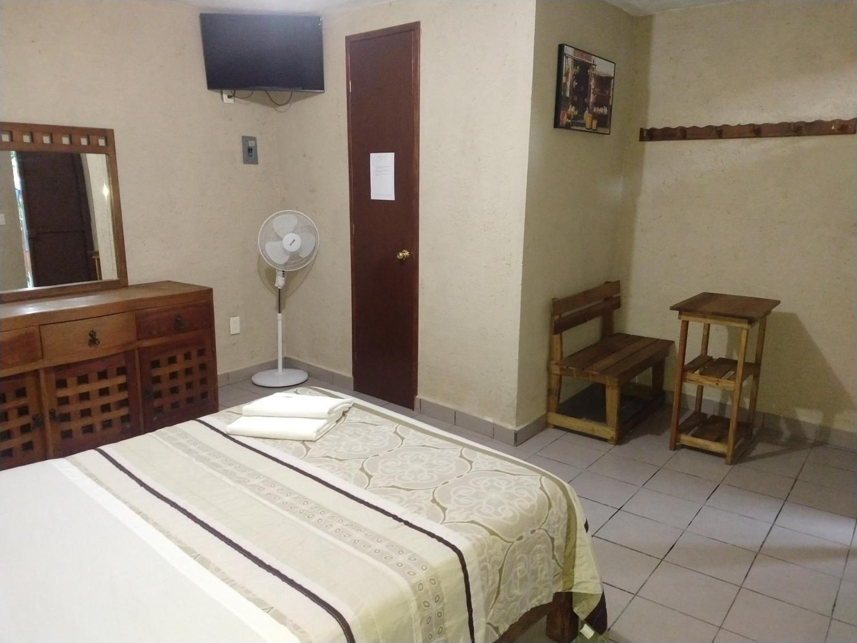 Double Room - Photo 5